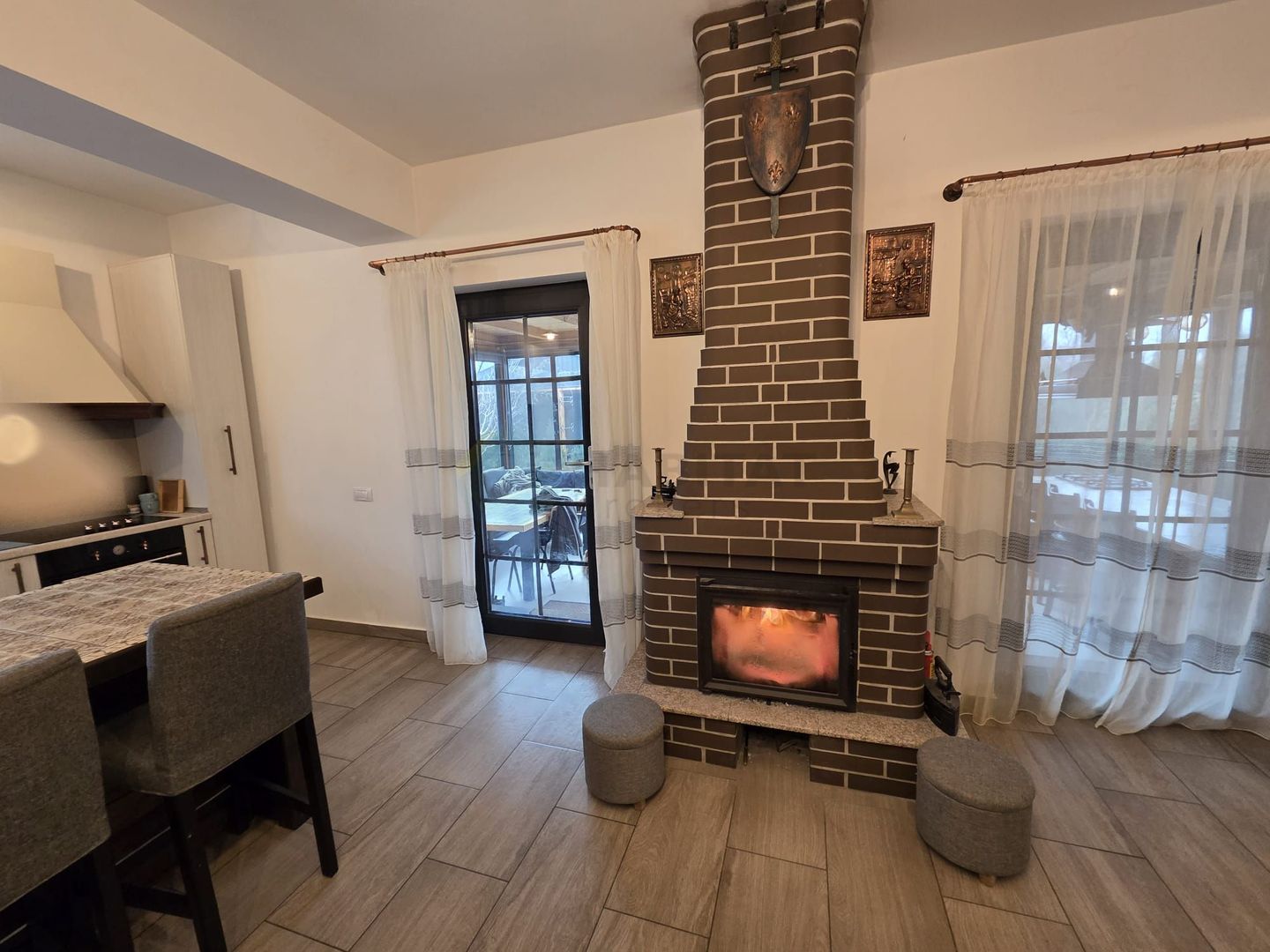 Casă unicat, stil american, 4 camere, garaj, teren 450 mp – Tunari - Poză 13