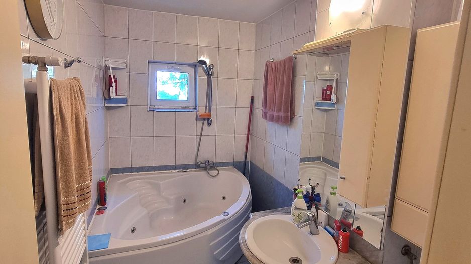 Apartament 3 camere, foarte spațios, et.2/8, zona Steaua, la cheie! - Poză 11
