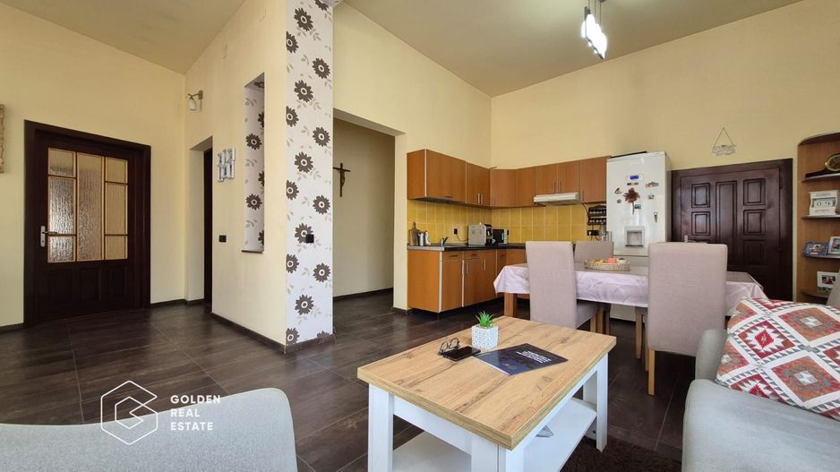 Casa cu teren de 958 mp, oras Lipova - Poză 4