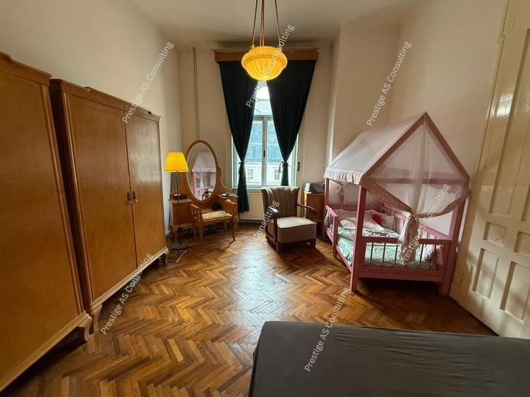 Apartament deosebit in Palat istoric 110 mp+ Balcon deschis- Piata Sf. Gheorghe - Poză 10