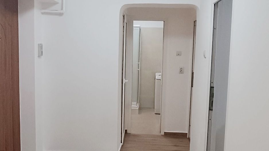Apartament cu 2 camere, mobilat in blocul Onix-Grivitei - Poză 11