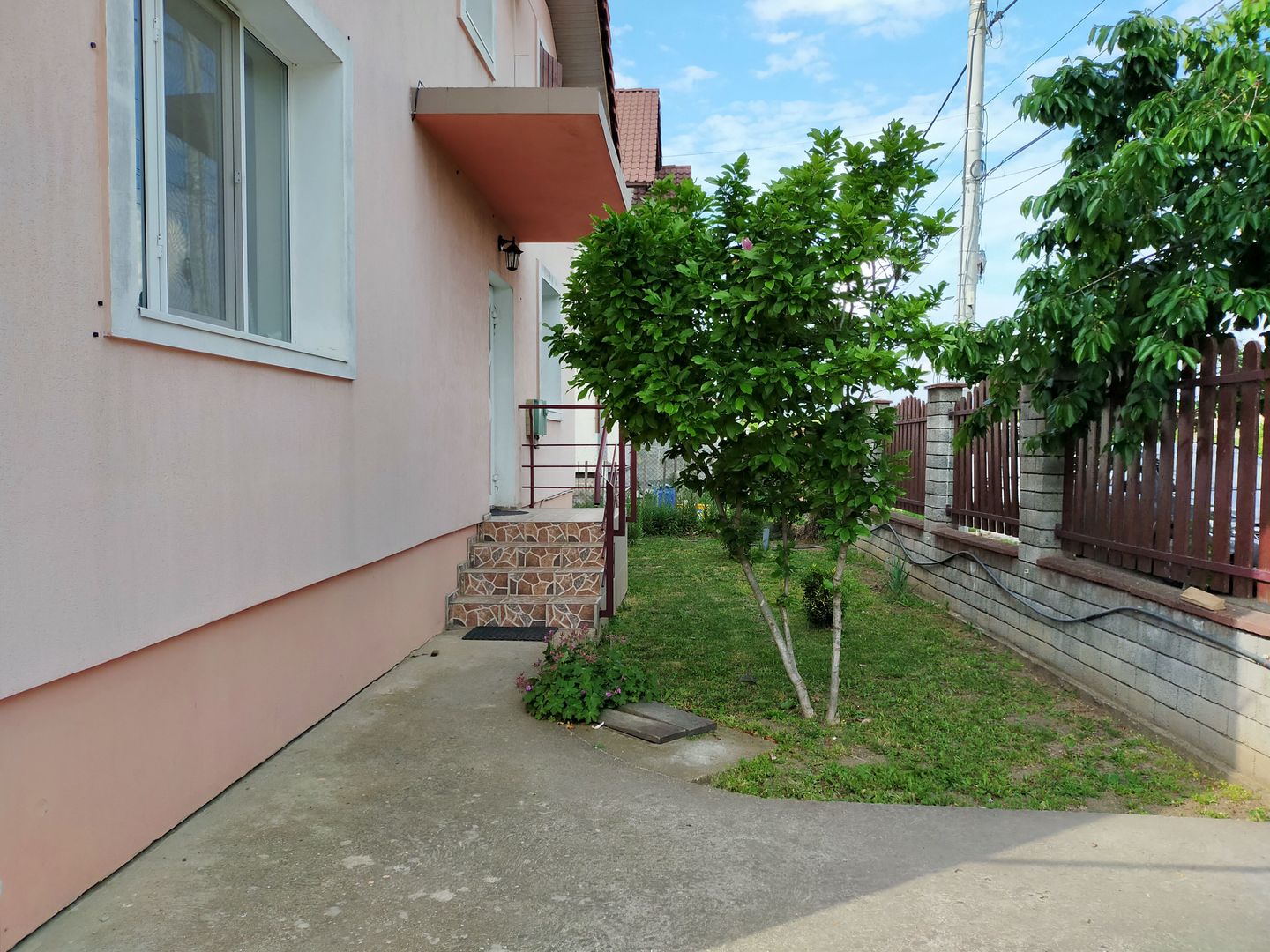 Casa cu 3 apartamente în Dumbravita aproape de pădure - Poză 23