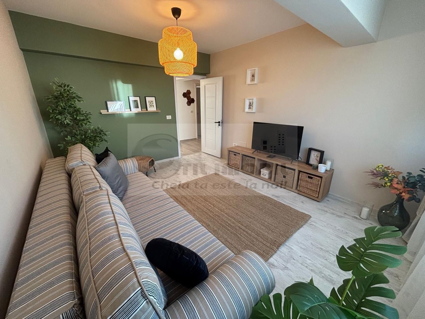 Apartament 4 camere, LUX, Capat CUG- 650 EURO - Poză 5