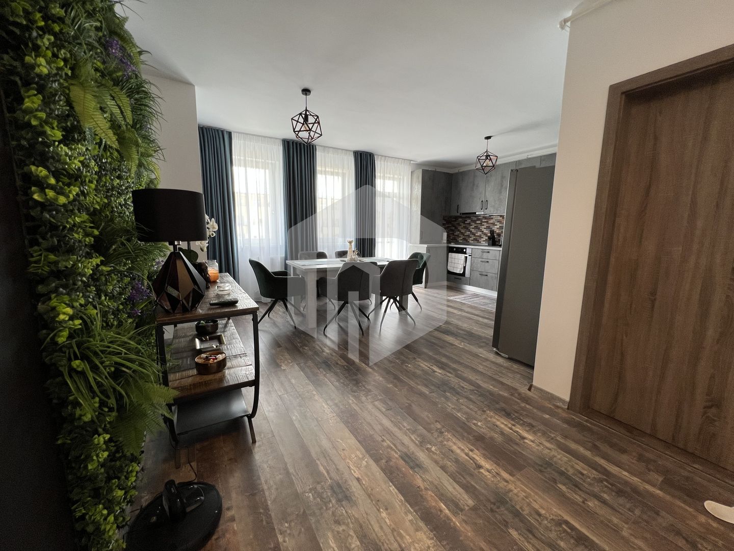 Apartament ultra-modern de 3 camere+terasa+ 2 parcari- mobilat/utilat - Poză 3