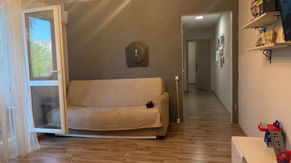 Apartament cu trei camere, zona Straduintei, 95.000€ negociabil - Poză 1