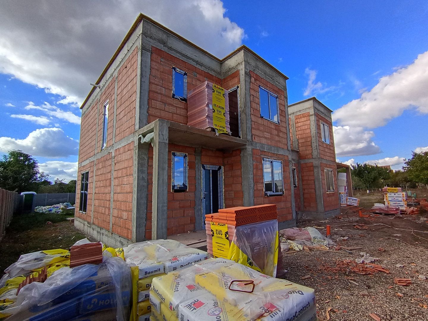 Sanandrei Duplex cu Perete Dublu, Proiect Modern - Poză 3