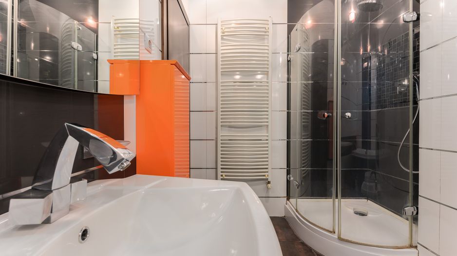 4 camere| semineu| piscina interioara | sauna | sala de sport| parcare - Poză 16