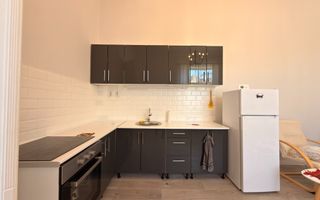 Apartament cu 3 camere si balcon, in Centru, langa Tribunal! - Poză 7