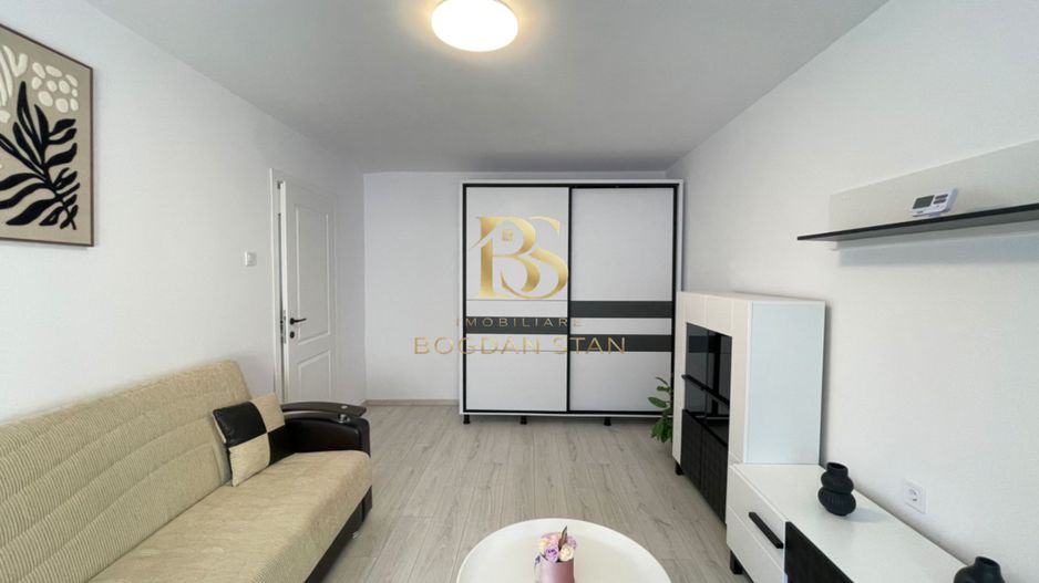 Apartament 3 camere de închiriat | Etajul 2 | Zona Micro 17 - Poză 1