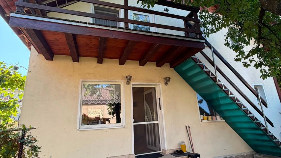 2 case dintre care una cu garaj in Baile 1 Mai - Poză 3