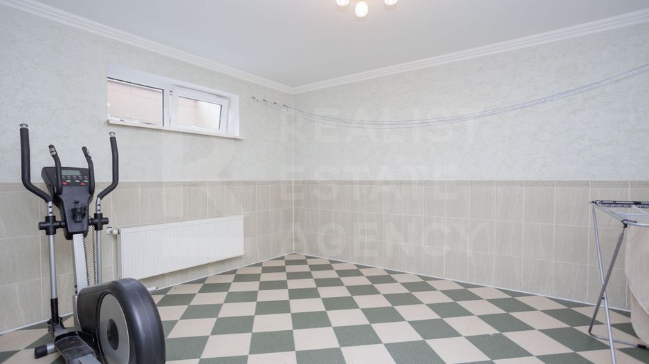 Chirie, casă, 6 camere, Strada Trifan Baltă, Centru - Poză 25