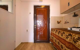 Cameră cămin mobilată cu baie proprie, în Complexul C4, zona Nicolina, Iași - Poză 3