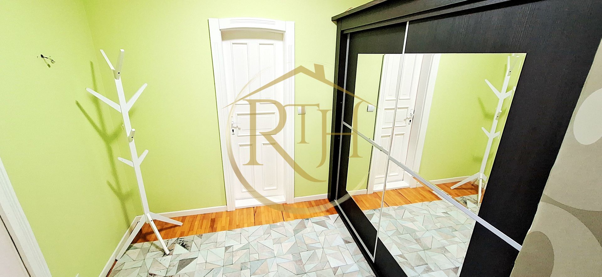 Oferim spre inchiriere un apartament cu 3 camere,modern, zona Spitalul Judetean - Poză 16