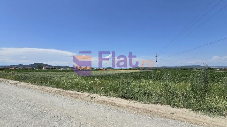 Teren intravilan de vânzare în Hărman, Brașov cu utilitati - Poză 3