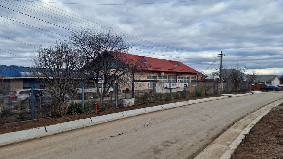 Se oferă spre vânzare / închiriere clădire cu spațiu comercial - Poză 3