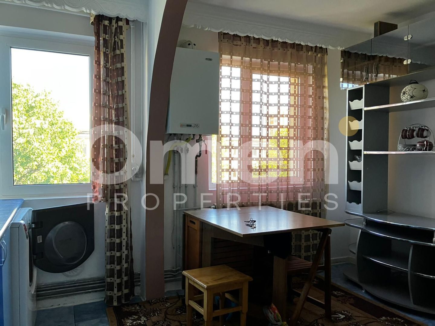 Apartament 2 camere– Cuza Vodă | Etaj 4/4 | Bucătărie spațioasă și luminoasă - Poză 1