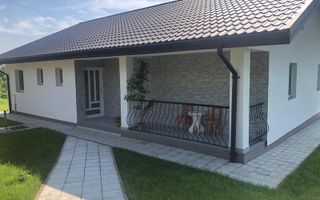 Casă individuală de vânzare - Bucium - 210.000 euro - Poză 1
