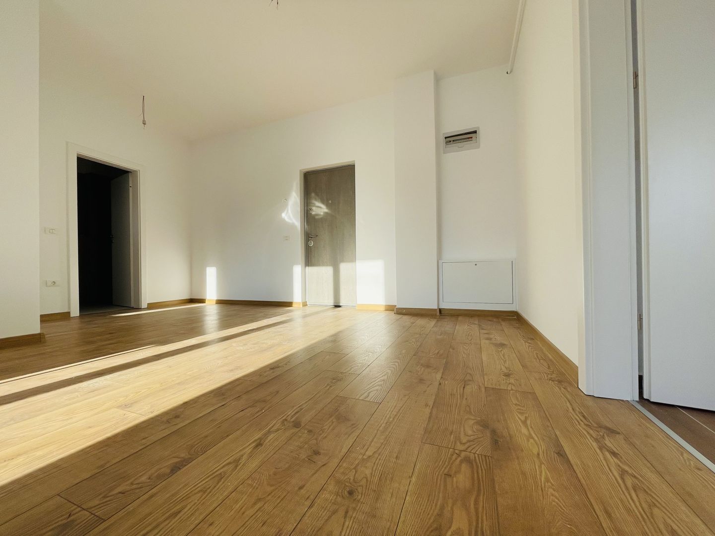 Spatiu birouri | 3 incaperi 55mp | GRADINA 50mp - Loc parcare privat - Poză 7