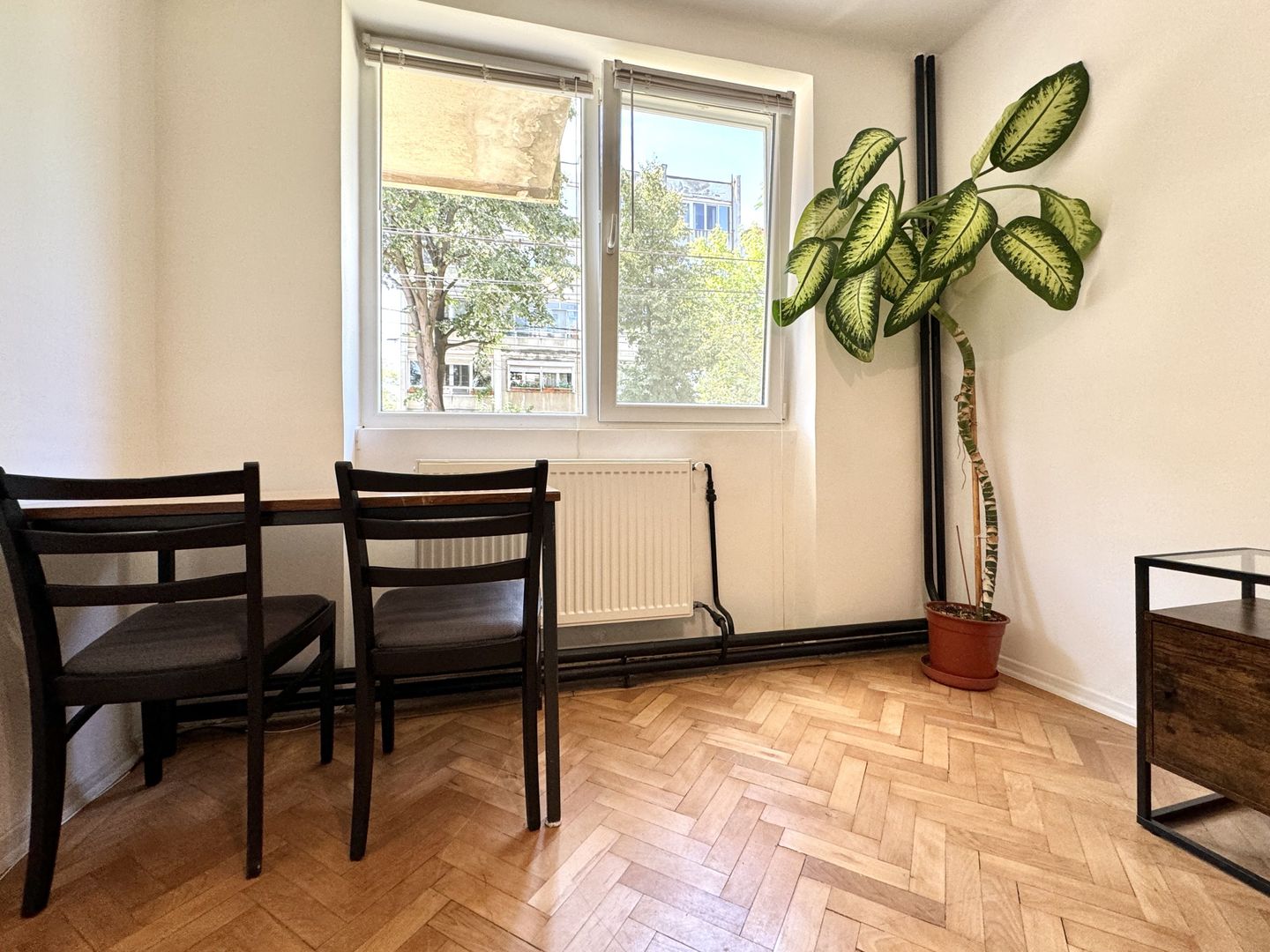 Apartament 2 camere, primitor, cu garaj, in zona Centrala-Universitate - Poză 4