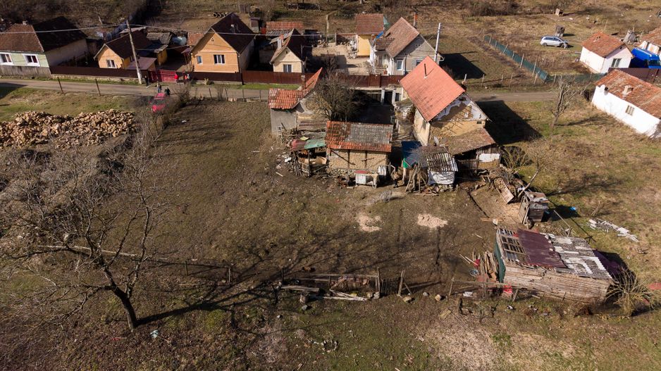 Teren intravilan de 302 mp în localitatea Șoimoș - Poză 21