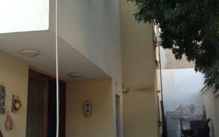 Vilă de vânzare în Sectorul 2, locuit plus potenţial pentru venit pasiv - Poză 1