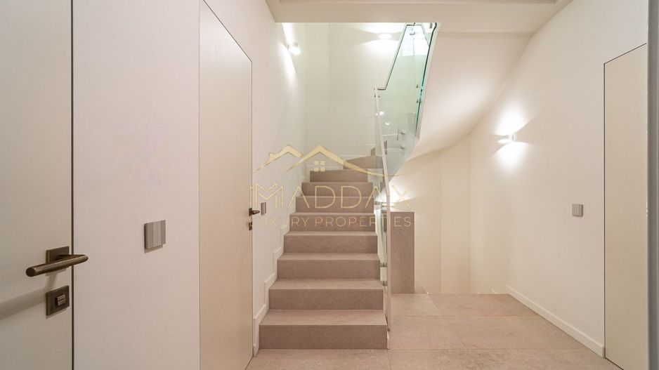 Vila Unica Noua cu 8 camere *300mp* /fotovoltaice si pompa cladura// Dorobanti - Poză 23