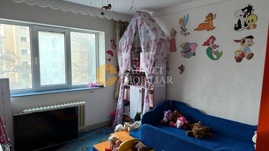 Tatarasi 4 camere etaj 3/4 - 90mp - mobilat - GARAJ - Poză 2