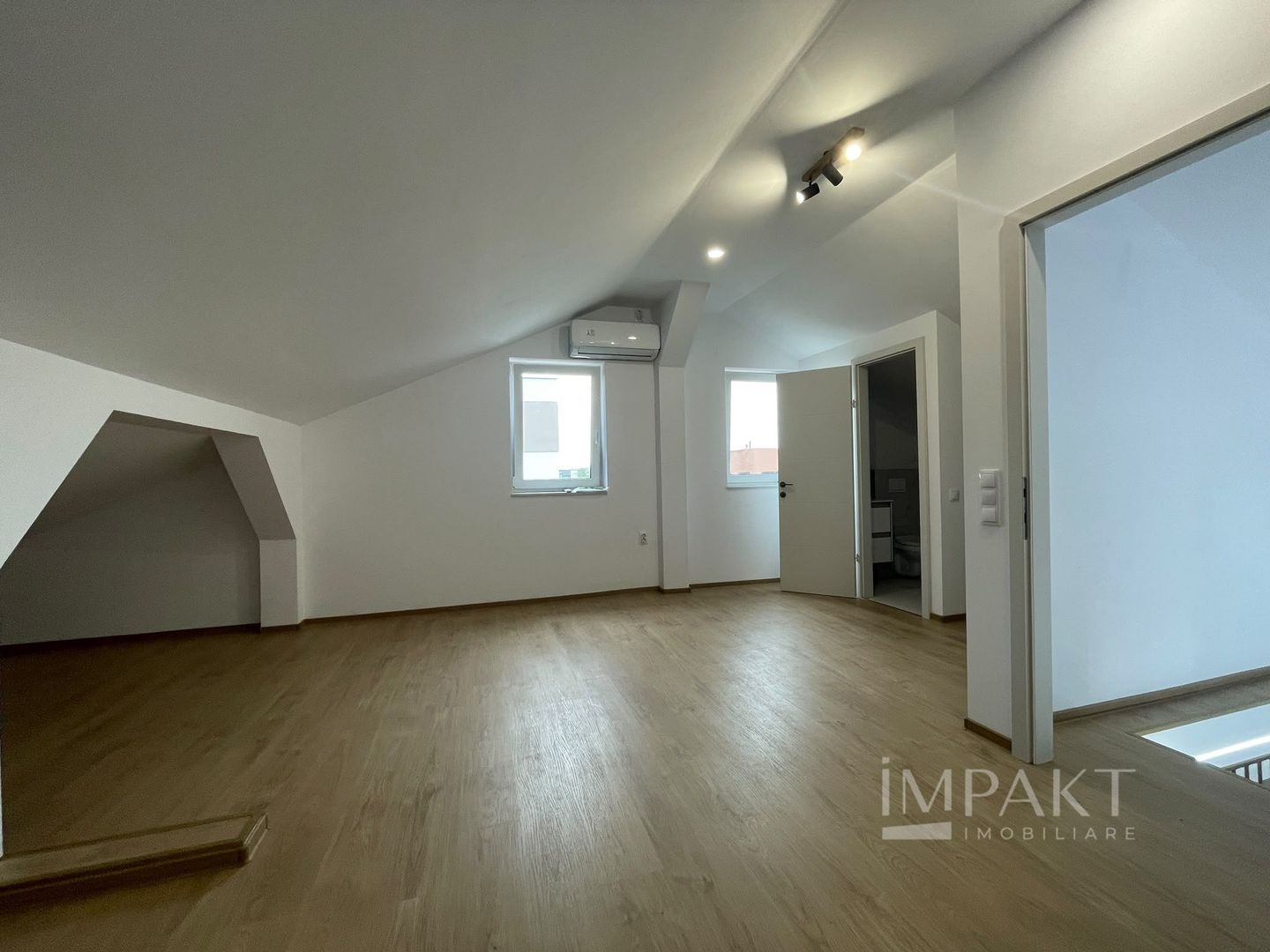 Casa tip duplex de închiriat, zona Oasului - Poză 18