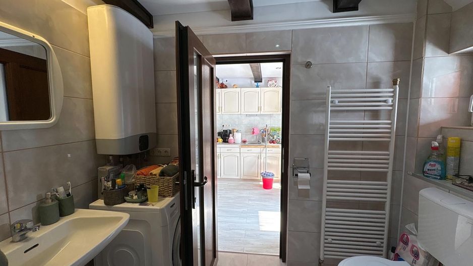 Casă de vanzare 6 camere 220 m² utili cu 376 M² teren la șosea - Poză 12