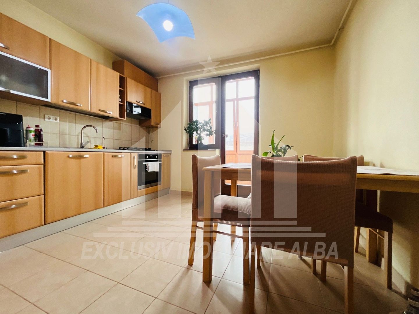 Apartament cu 3 camere cu scara interioara, Cetate - Poză 2