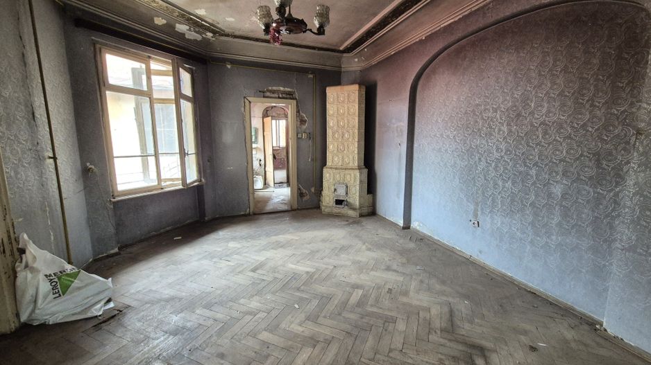 Casa P+1  - Dacia - Eminescu - curte comuna - Poză 2