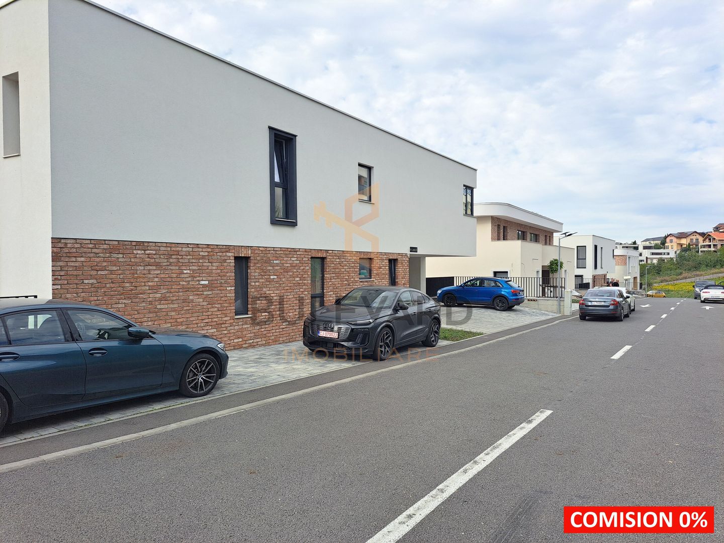 Apartament exclusivist, curte individuala, parcare acoperita, zona Europa - Poză 1