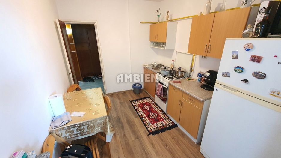 Apartament 2/3 camere, etaj 3, zona CENTRU; - Poză 4