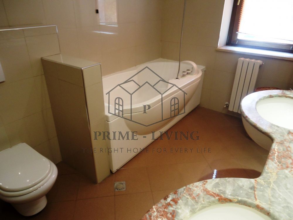 APARTAMENT SPATIOS DE 3 CAMERE LA INCHIRIERII IN ZONA PRIMAVERII - Poză 6