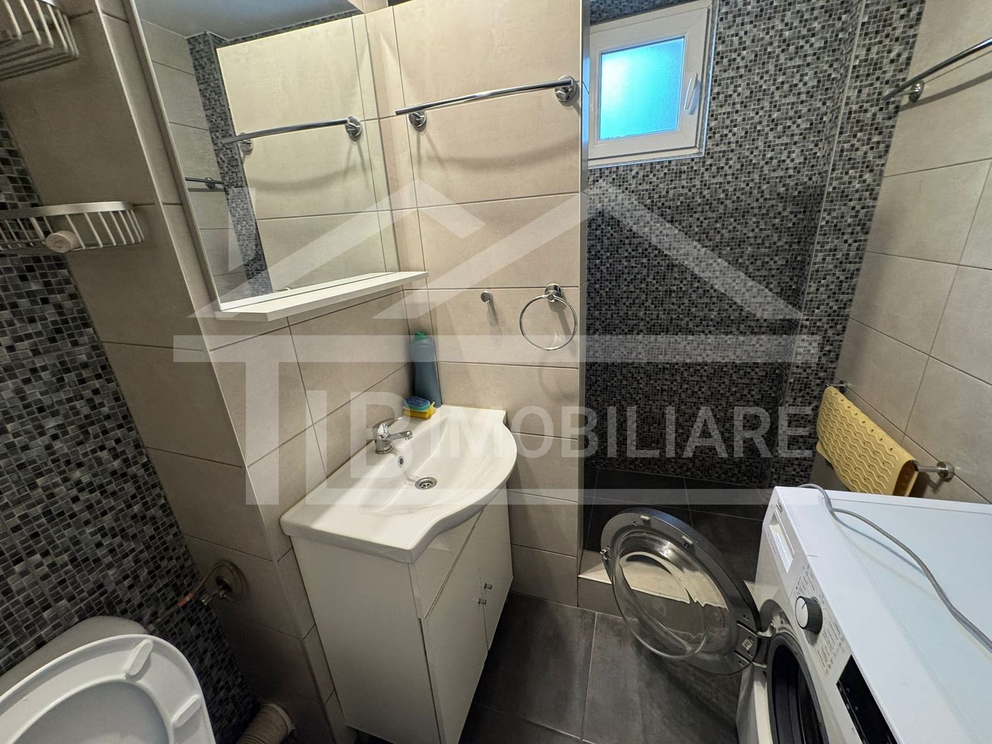 Apartament cu 3 camere, 84mp, Zona Central - Poză 4