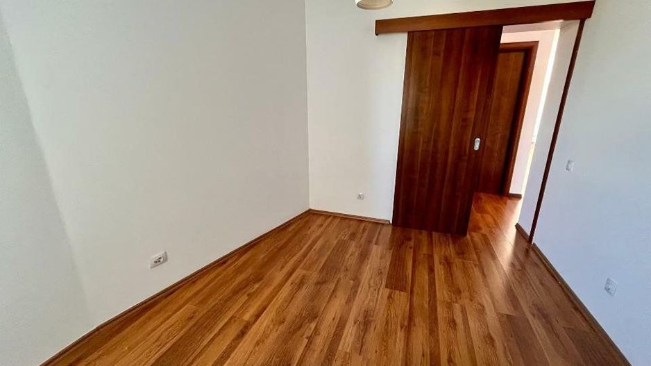 APARTAMENT SPATIOS SI LUMINOS ZONA STEFAN CEL MARE - Poză 7