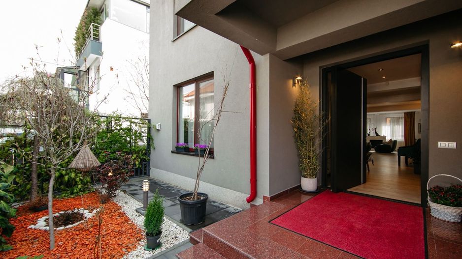 Vilă modernă  cu curte generoasă în Iancu Nicolae - Poză 27