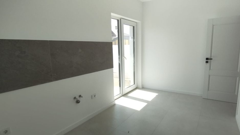 APARTAMENT 4 CAMERE 2 BAI GRADINA PACURARI REDIU - Poză 3