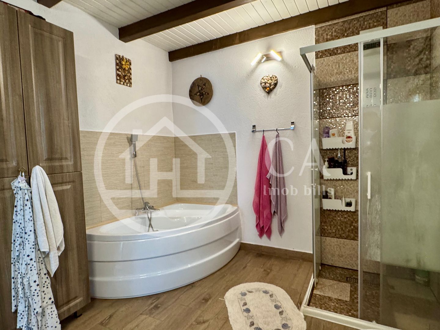 Casă de vânzare cu 6 camere in cartierul Tineretului, Oradea - Poză 19