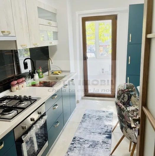 Apartament 3 camere Podul de Fier 700 Euro - Poză 5