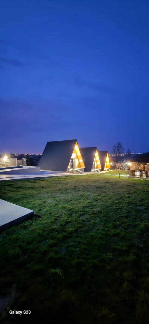 Complex din casa noua si 3 cabane, piscina încalzita 6600 mp teren - Poză 8