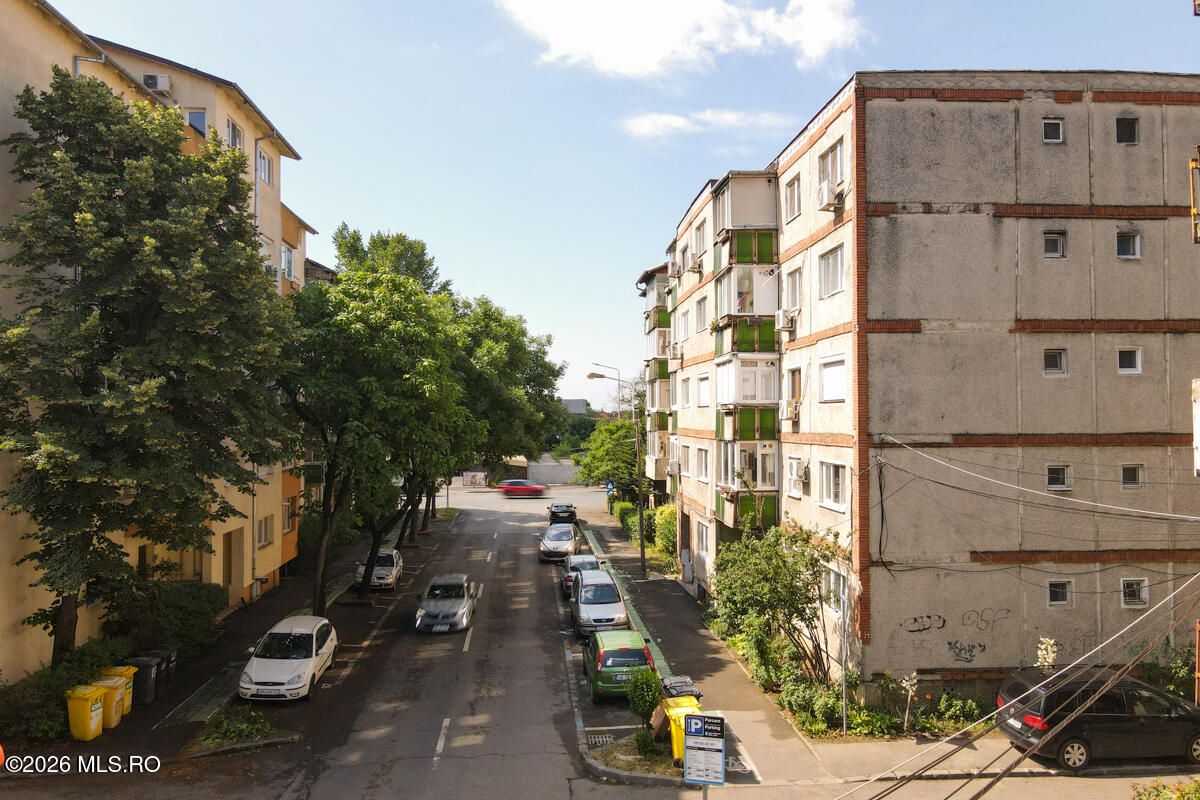 Soarelui - Scoala 30 - 3 Camere, Decomandat, 2 Bai, Etaj 2, Centrala - Poză 20