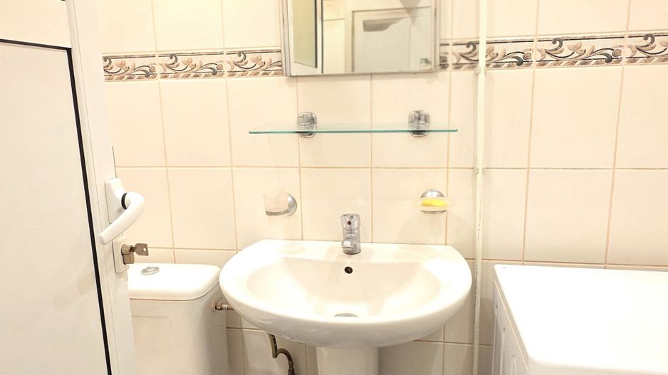 Apartament cu 4 camere, mobilat și utilat, VASLUI - zona ULTRACENTRAL; - Poză 12