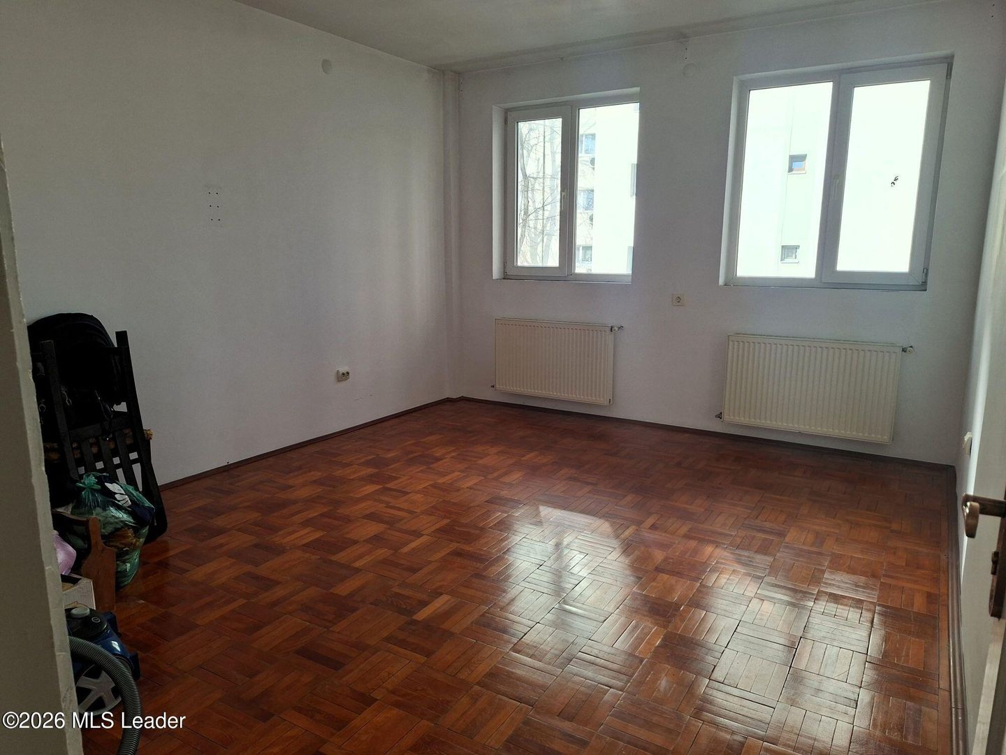 Vila cu 10 camere, destinatie rezidentiala / birouri - Poză 15
