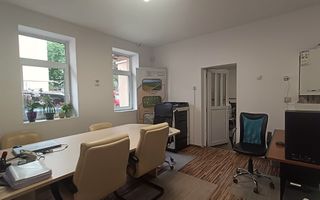 Spatiu de birou la casa cu parcari - Poză 1