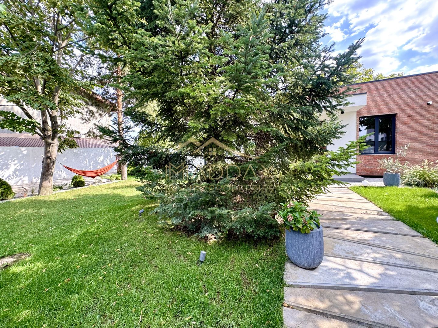 Vila cu 5 camere // * 565 mp gradina* // Tunari - Poză 95