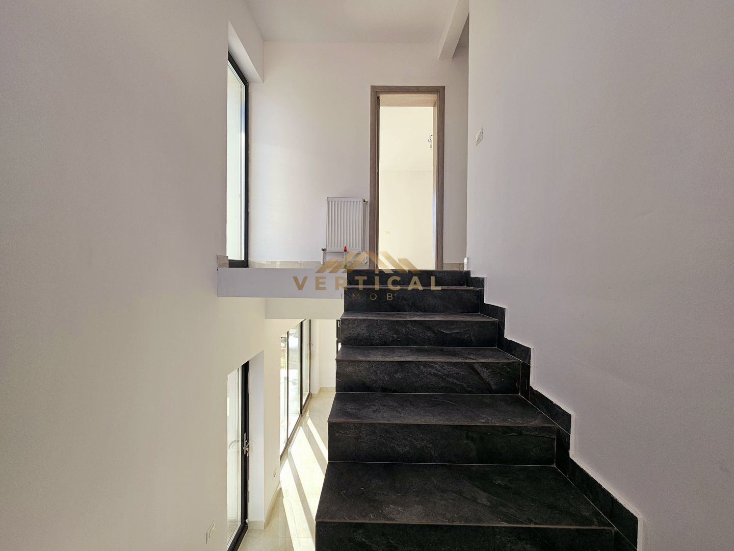 Vila 5 camere in comuna Berceni - Poză 9