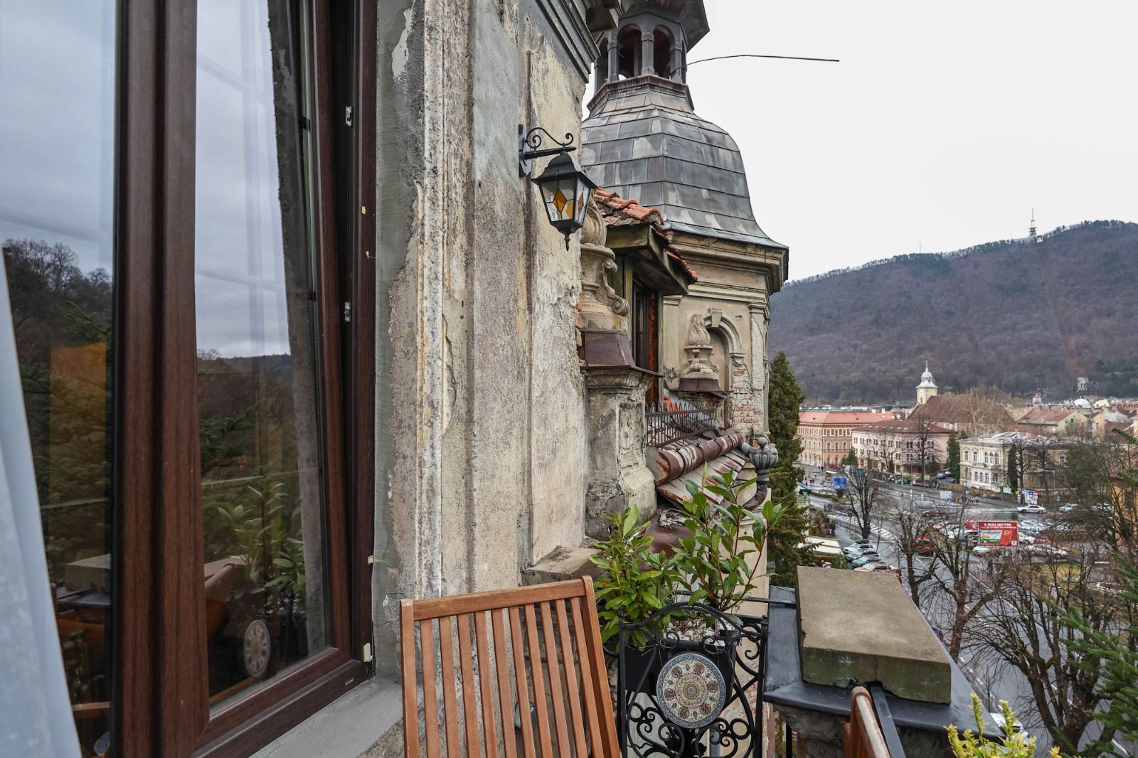 Bijuterie arhitecturală cu dotări smart in centrul Brasovului - Poză 18