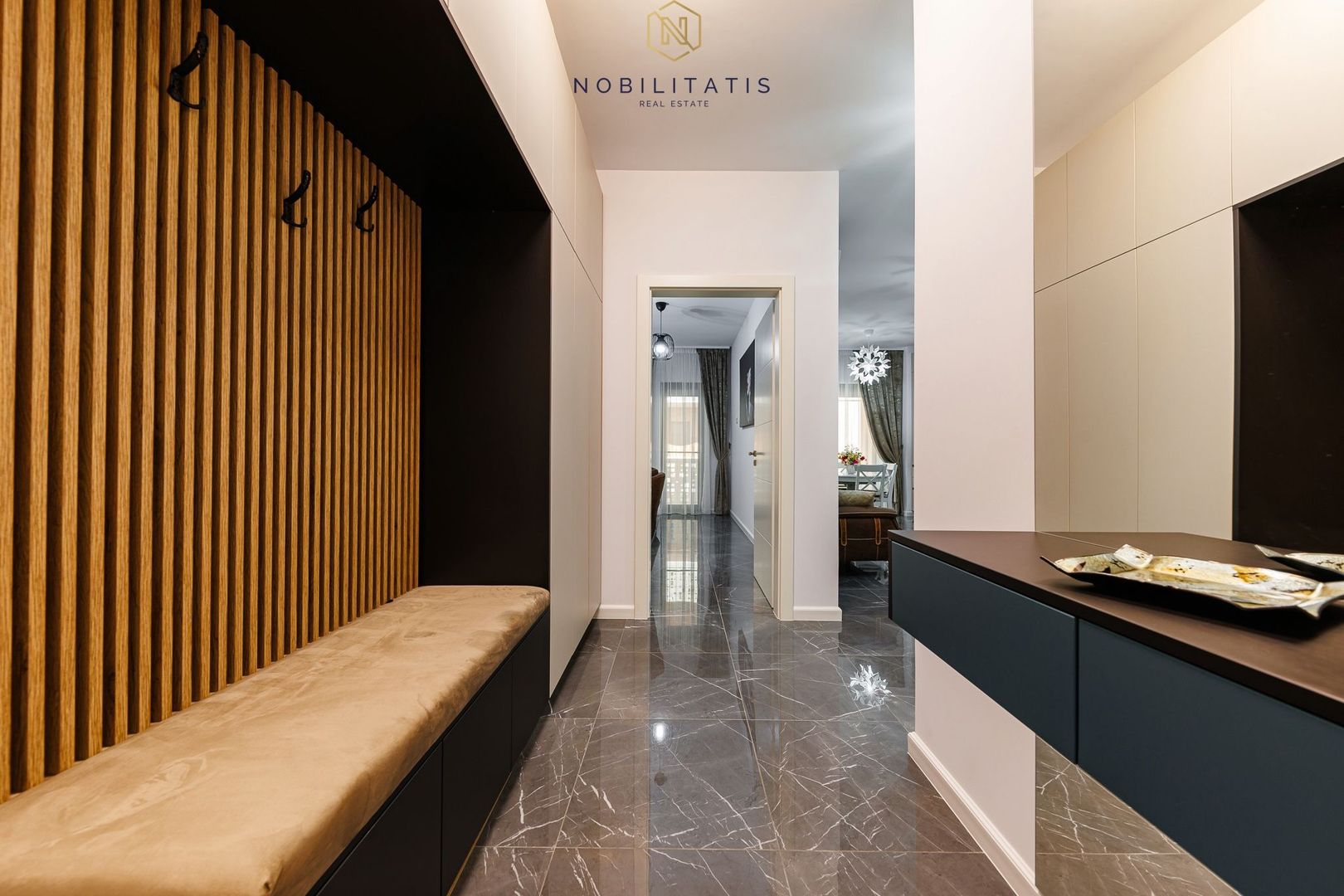 Oferta Inchiriata - Apartament de Lux | 2.5 camere | Piscina & Garaj subteran - Poză 2