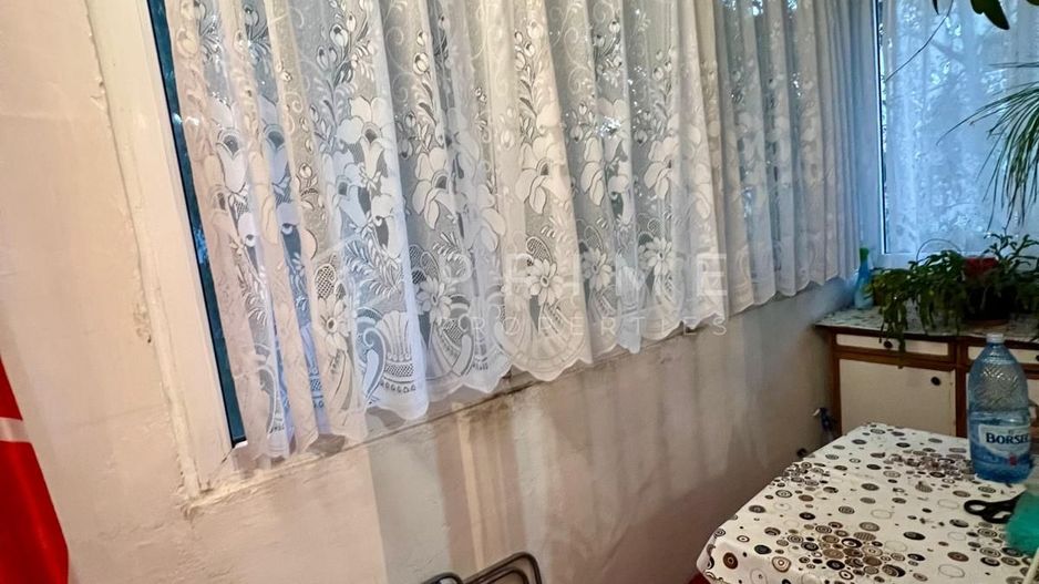 Apartament 3 camere, etaj 1/4, strada Banat, Tudor - Poză 6